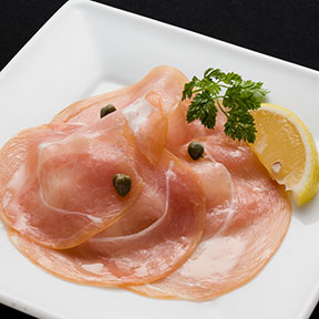 生ハムのオニオン添え